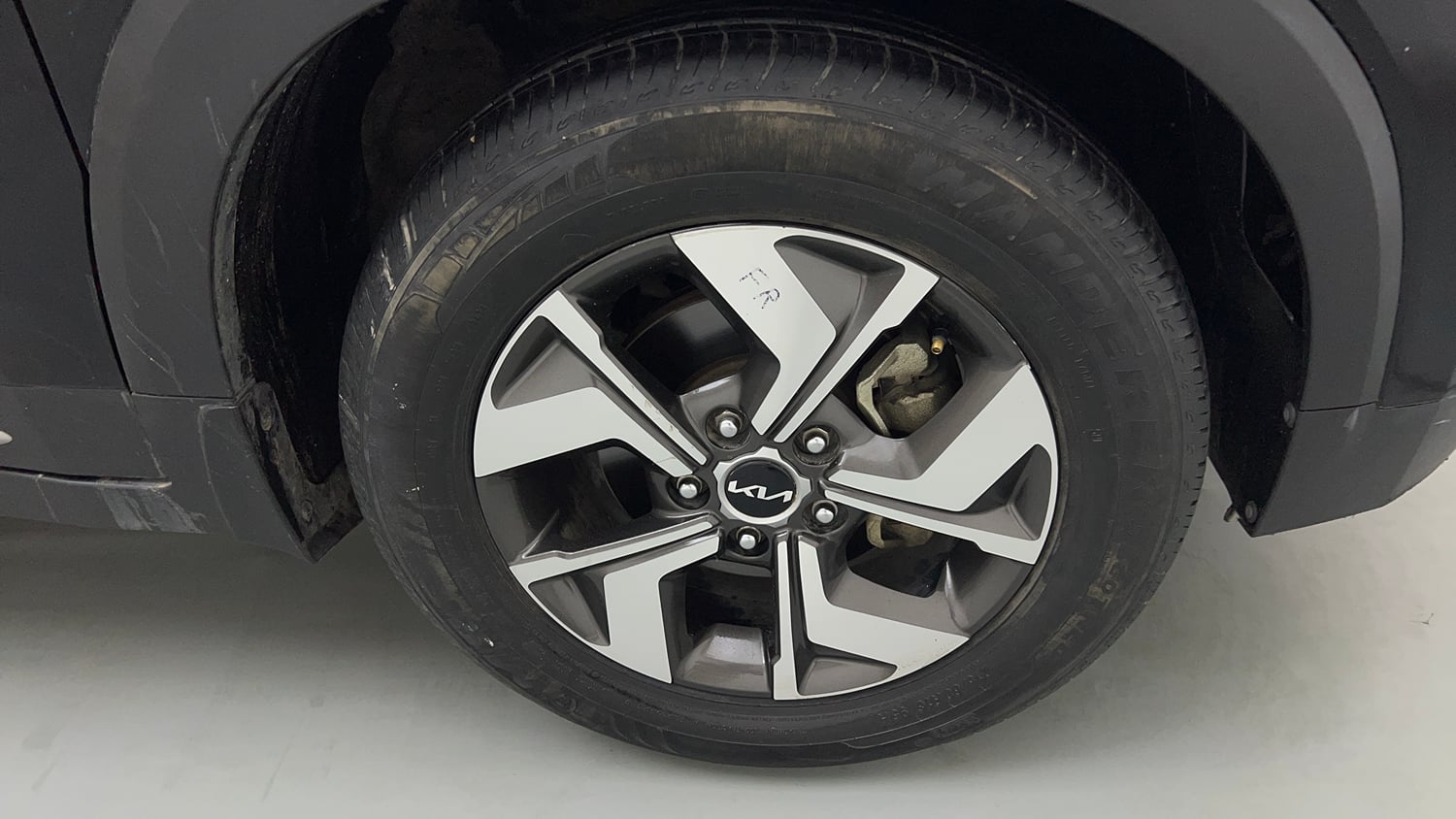 Used 2023 Kia Sonet HTX 1.0 Turbo Petrol DCT Petrol Automatic tyres RIGHT FRONT TYRE RIM VIEW