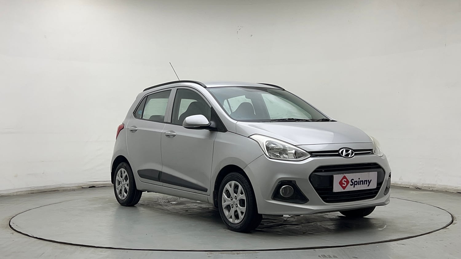 Used 2016 Hyundai Grand i10 Sportz 1.2 Kappa VTVT Petrol Manual exterior RIGHT FRONT CORNER VIEW
