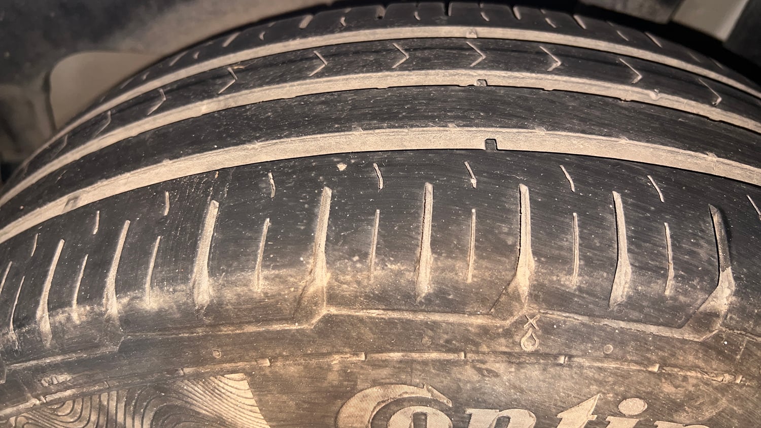 Used 2018 Maruti Suzuki Swift ZXi AMT Petrol Automatic tyres LEFT REAR TYRE TREAD VIEW