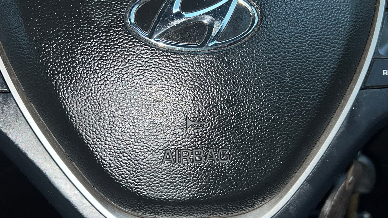 Used 2019 Hyundai Elite i20 Sportz Plus 1.2 CVT Petrol Automatic top_features Airbags
