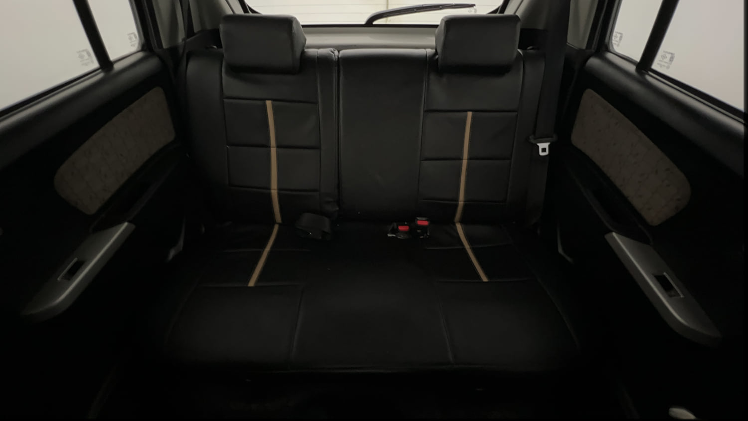 Used 2016 Maruti Suzuki Wagon R VXI Petrol Manual interior REAR SEAT CONDITION VIEW