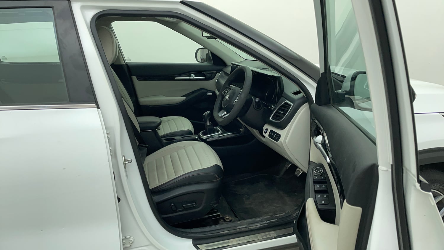 Used 2019 Kia Seltos GTX Plus 1.4 Petrol Manual interior RIGHT SIDE FRONT DOOR CABIN VIEW