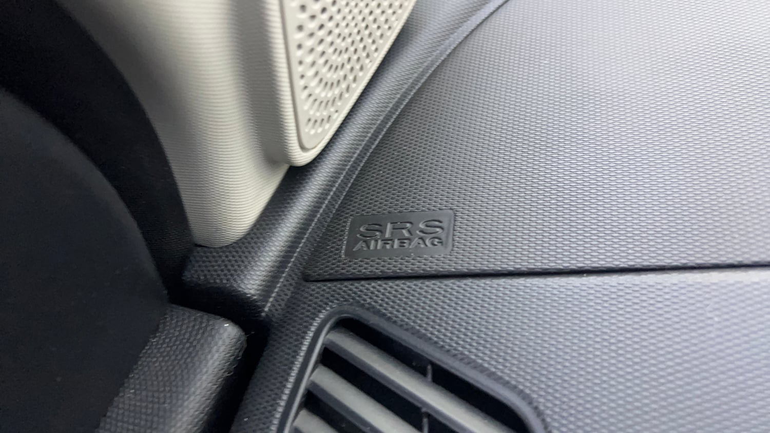 Used 2024 Tata Tiago XZA Plus Petrol Automatic top_features Airbags