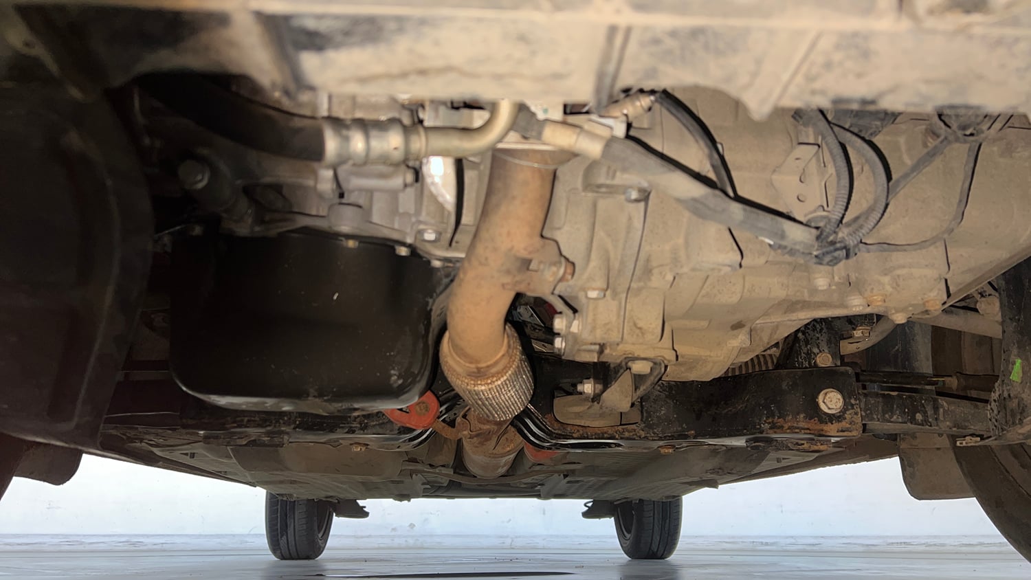 Used 2014 Volkswagen Polo Comfortline 1.2L (P) Petrol Manual extra FRONT LEFT UNDERBODY VIEW
