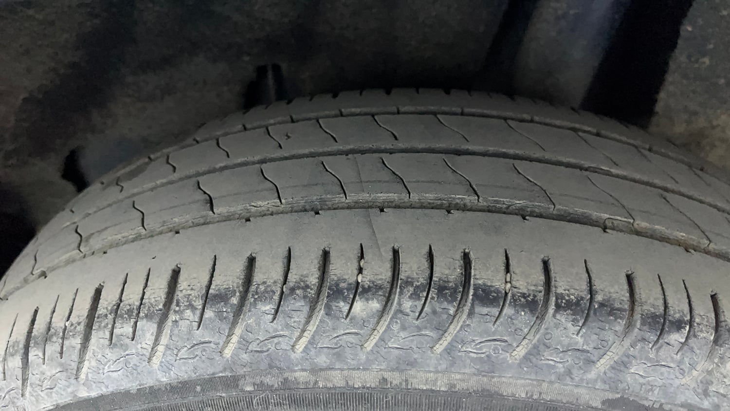 Used 2020 Maruti Suzuki Baleno Delta Petrol Manual tyres LEFT REAR TYRE TREAD VIEW