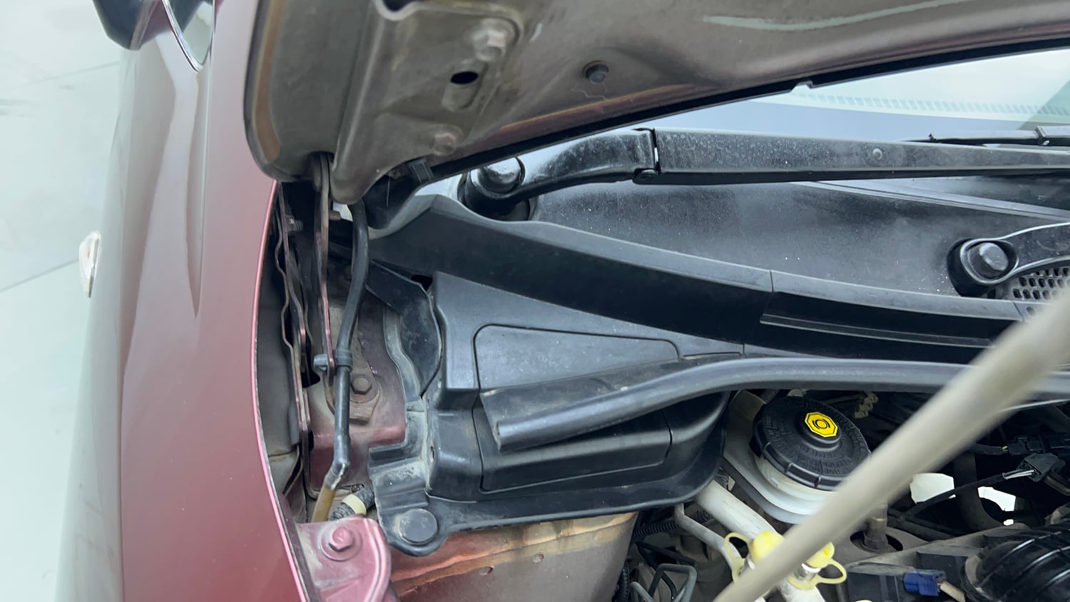 Used 2016 Honda Jazz SV Petrol Petrol Manual engine ENGINE RIGHT SIDE HINGE & APRON VIEW