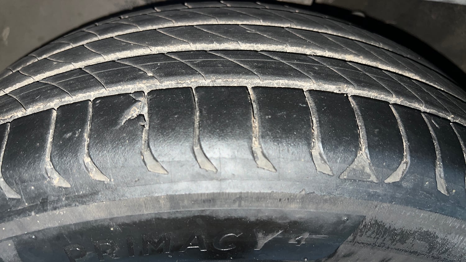 Used 2019 Hyundai Venue SX Plus 1.0 Turbo DCT Petrol Automatic tyres LEFT FRONT TYRE TREAD VIEW
