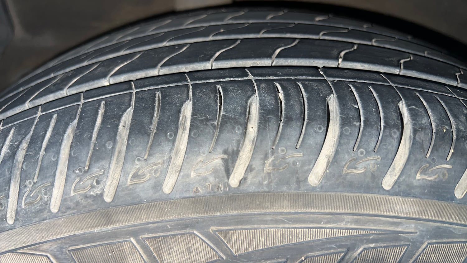 Used 2023 Kia Sonet HTK 1.2 Petrol MT Petrol Manual tyres RIGHT REAR TYRE TREAD VIEW