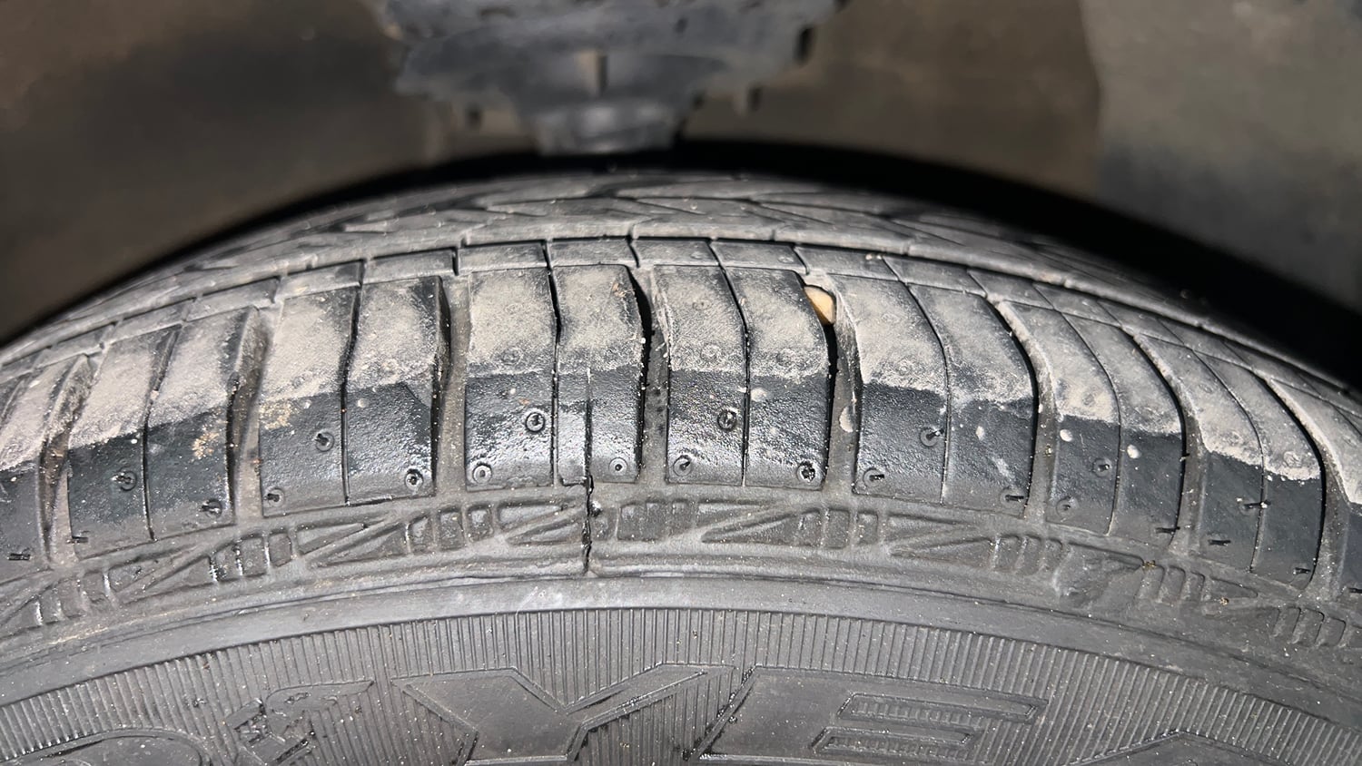 Used 2019 Hyundai Grand i10 Sportz 1.2 Kappa VTVT Petrol Manual tyres RIGHT FRONT TYRE TREAD VIEW