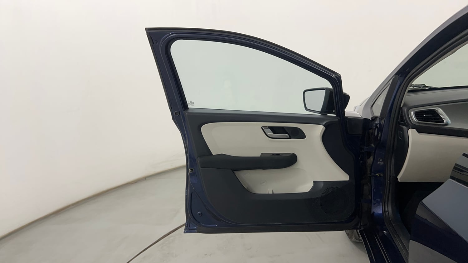 Used 2022 Tata Altroz XZA Petrol Petrol Automatic interior LEFT FRONT DOOR OPEN VIEW