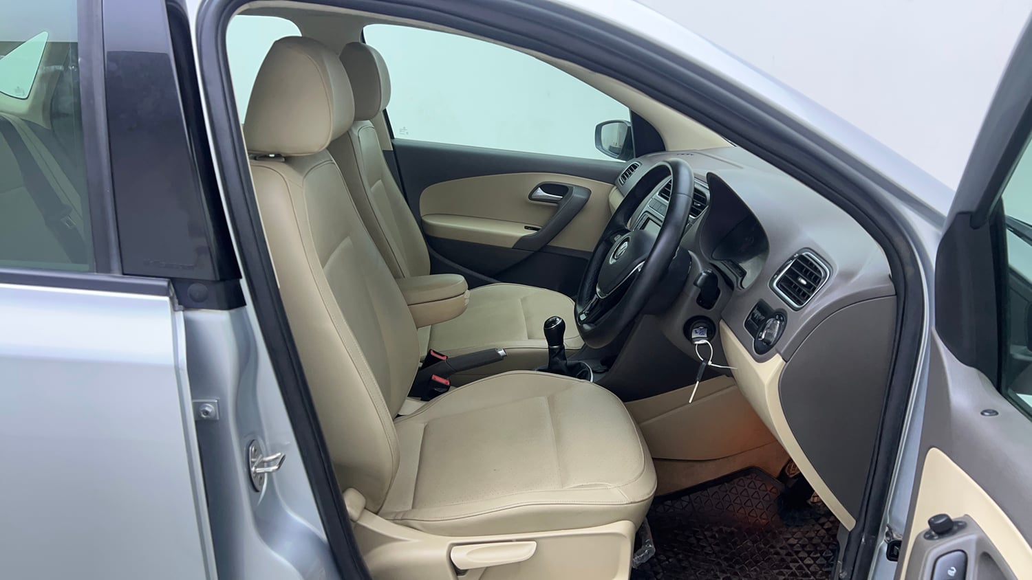 Used 2022 Volkswagen Vento Highline 1.0L TSI Petrol Manual interior RIGHT SIDE FRONT DOOR CABIN VIEW