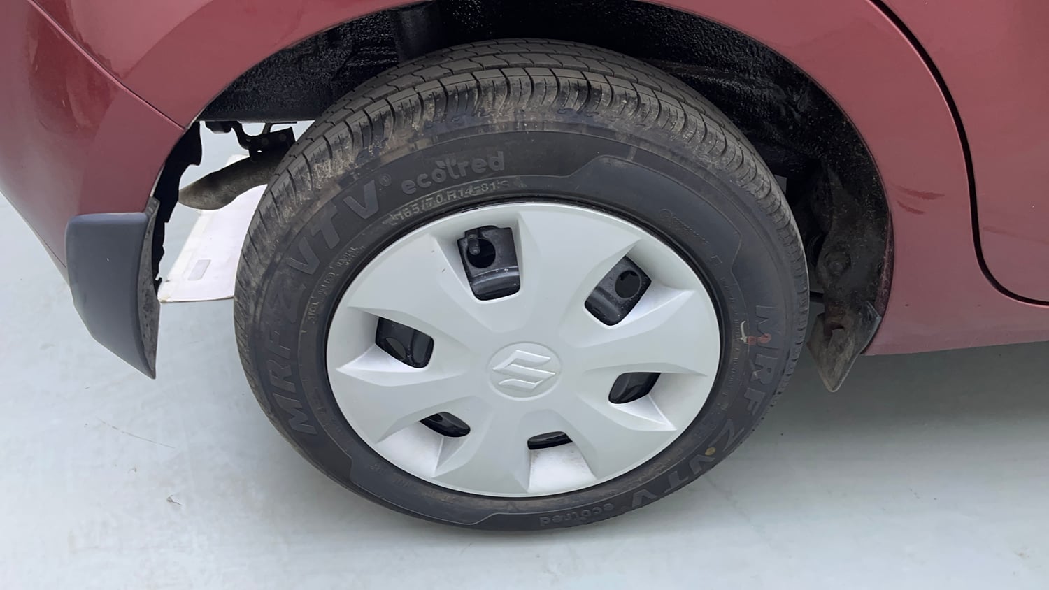 Used 2026 Maruti Suzuki Wagon R VXI 1.0 AGS Petrol Automatic tyres RIGHT REAR TYRE RIM VIEW
