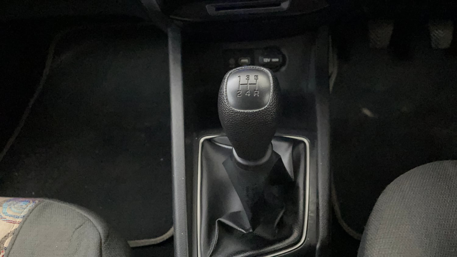 Used 2016 Hyundai Elite i20 Sportz 1.2 Petrol Manual interior GEAR  KNOB VIEW