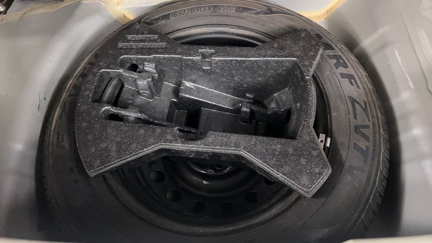 Used 2017 Maruti Suzuki Celerio ZXI (O) AMT Petrol Automatic tyres SPARE TYRE VIEW