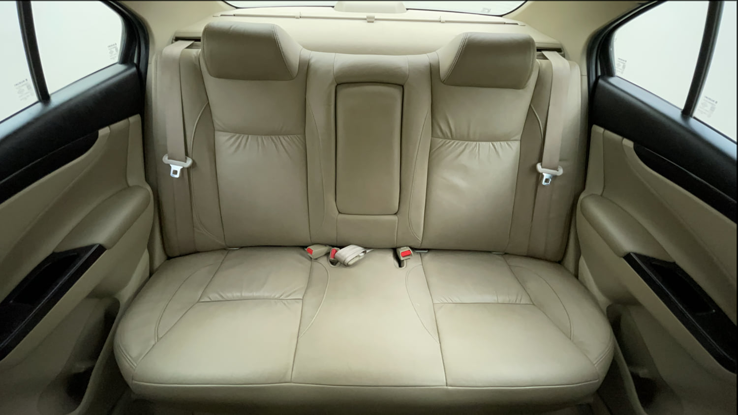 Used 2017 Maruti Suzuki Ciaz ZXi  AT Petrol Automatic interior REAR SEAT CONDITION VIEW