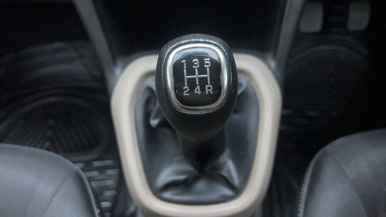 Used 2016 Hyundai Grand i10 Asta 1.2 Kappa VTVT Petrol Manual interior GEAR  KNOB VIEW