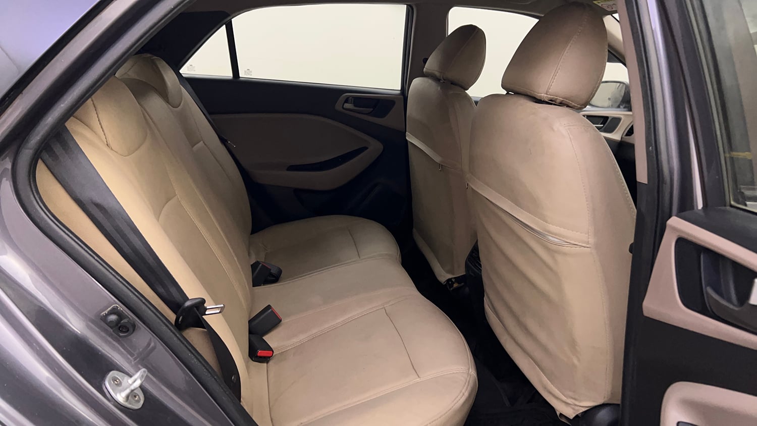 Used 2016 Hyundai Elite i20 Sportz 1.2 Petrol Manual interior RIGHT SIDE REAR DOOR CABIN VIEW