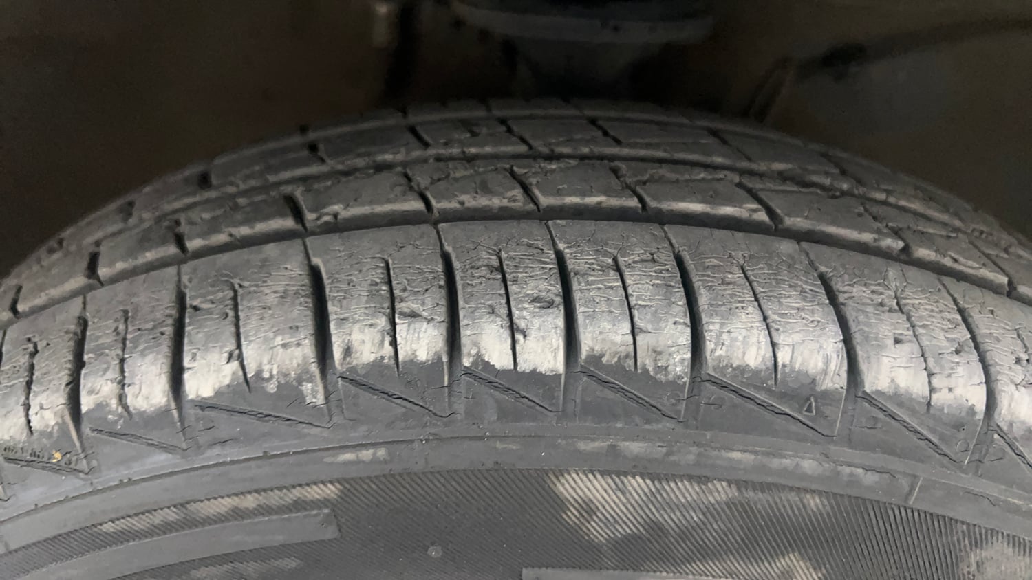 Used 2019 Maruti Suzuki Alto 800 LXi CNG Cng Manual tyres RIGHT FRONT TYRE TREAD VIEW