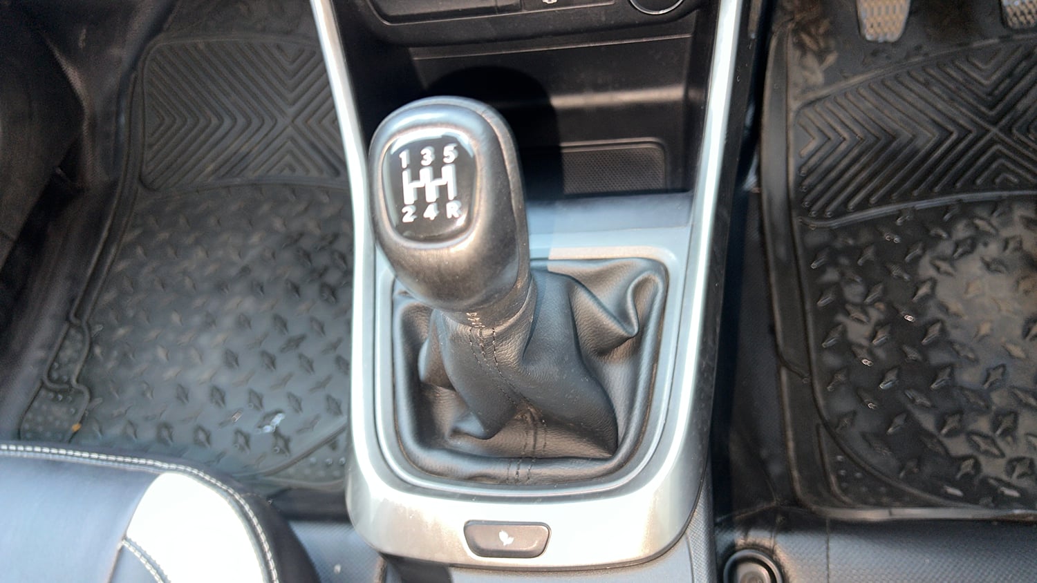Used 2020 Tata Altroz XZ Petrol Petrol Manual interior GEAR  KNOB VIEW