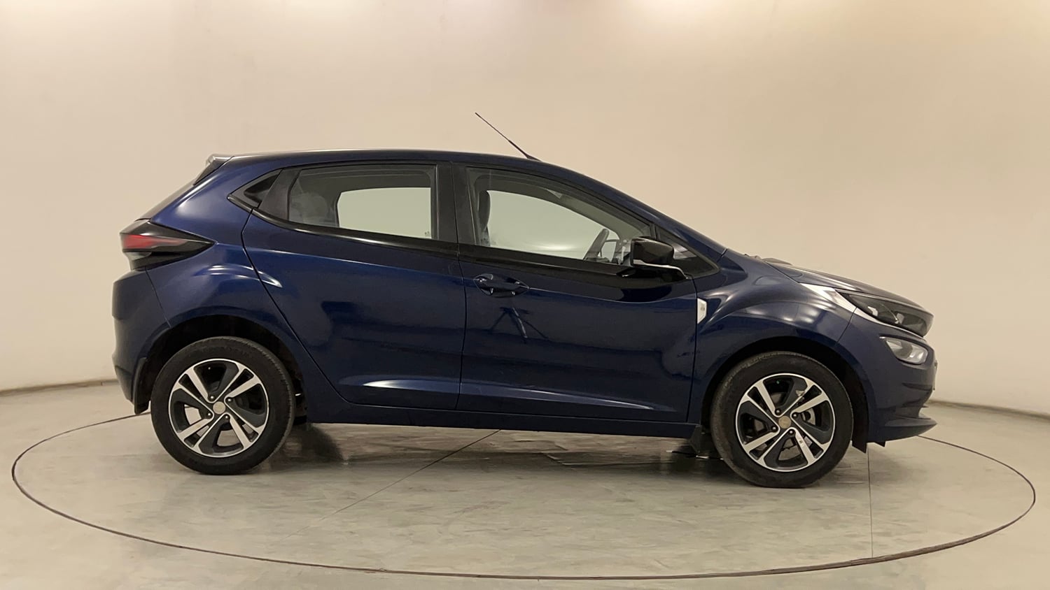Used 2022 Tata Altroz XZA Petrol Petrol Automatic exterior RIGHT SIDE VIEW