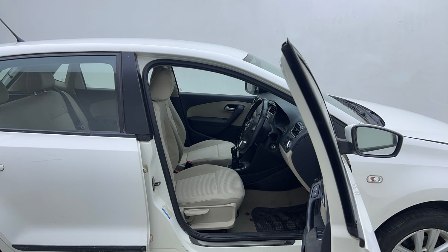 Used 2013 Volkswagen Polo Highline1.2L (P) Petrol Manual interior RIGHT SIDE FRONT DOOR CABIN VIEW