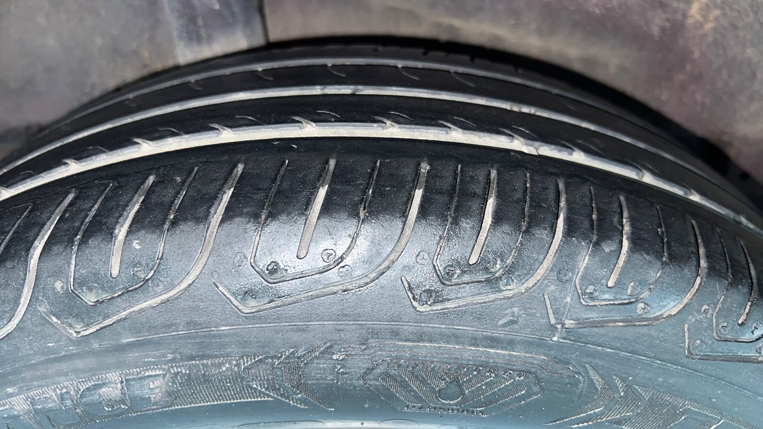 Used 2016 Honda City V Petrol Manual tyres RIGHT REAR TYRE TREAD VIEW
