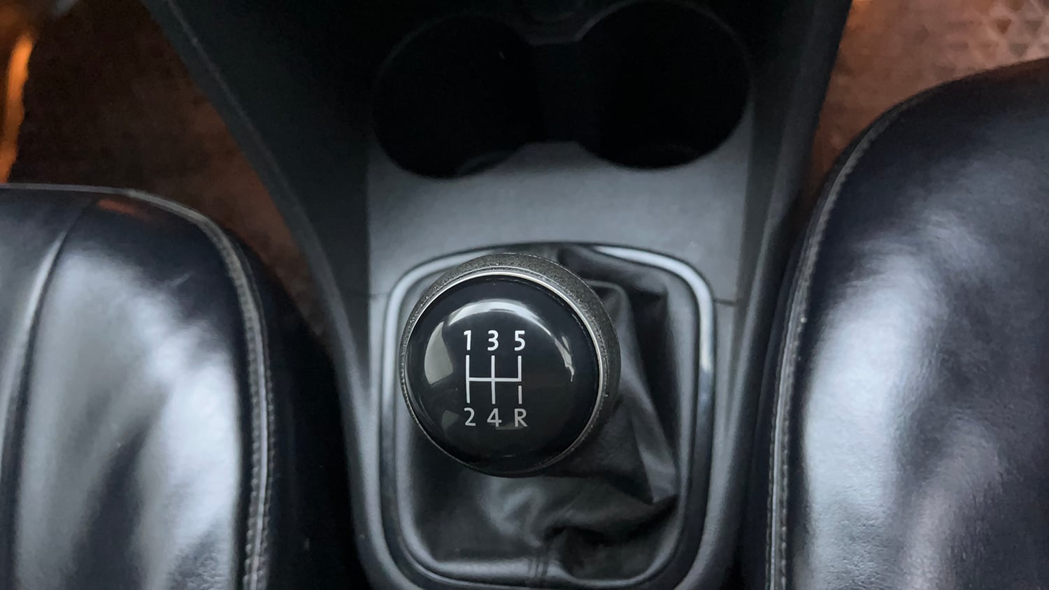 Used 2020 Volkswagen Polo Comfortline Plus 1.0L MPI Petrol Manual interior GEAR  KNOB VIEW