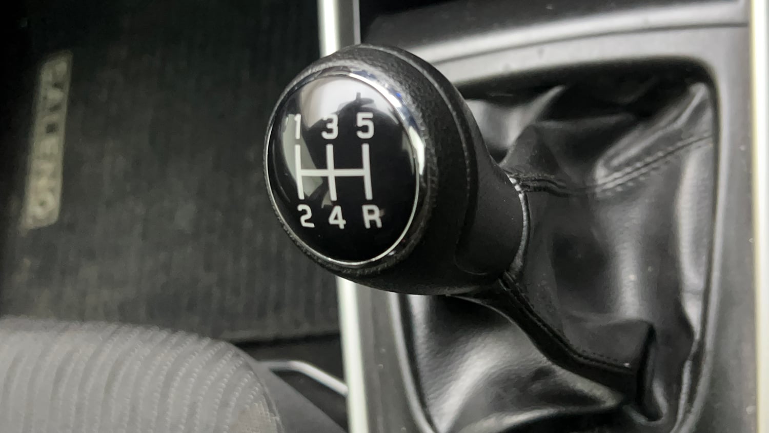 Used 2016 Maruti Suzuki Baleno Zeta 1.2 Petrol Manual interior GEAR  KNOB VIEW