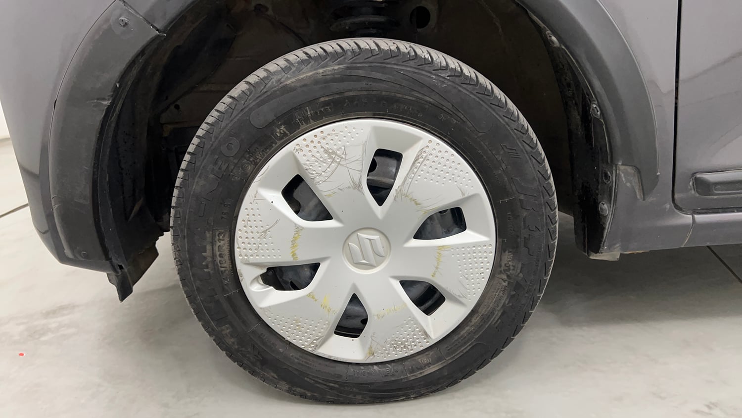 Used 2023 Maruti Suzuki Alto K10 VXi Petrol Manual tyres LEFT FRONT TYRE RIM VIEW