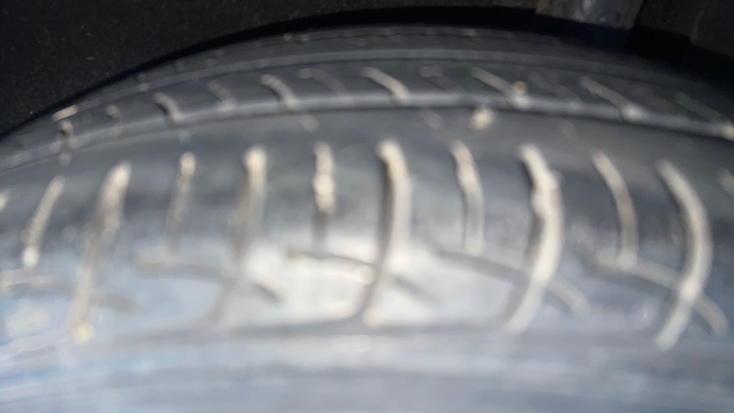 Used 2016 Maruti Suzuki Baleno Delta 1.2 AT Petrol Automatic tyres LEFT REAR TYRE TREAD VIEW