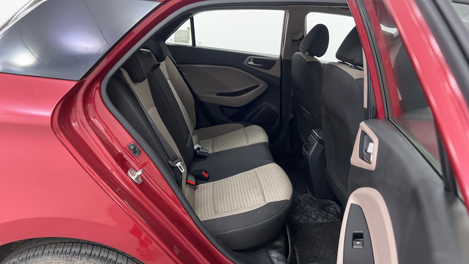 Used 2018 Hyundai Elite i20 Asta 1.2 (O) Petrol Manual interior RIGHT SIDE REAR DOOR CABIN VIEW