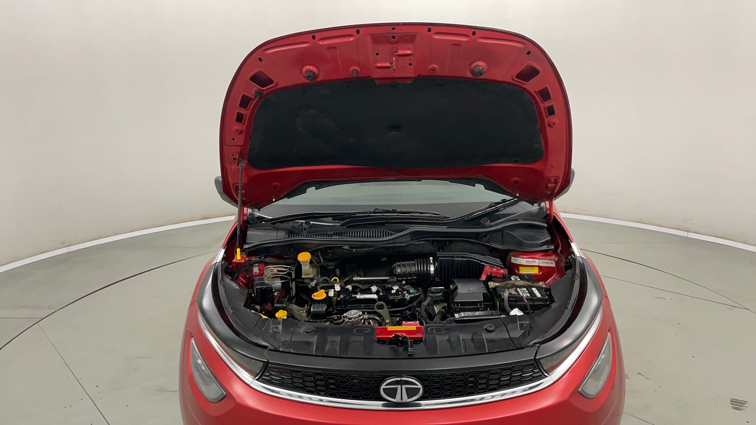 Used 2020 Tata Altroz XT Petrol Petrol Manual engine ENGINE & BONNET OPEN FRONT VIEW