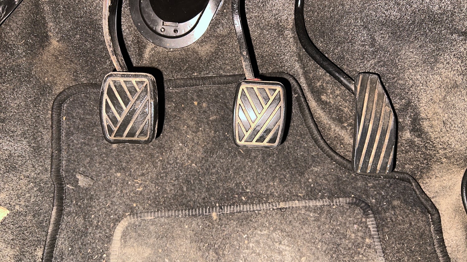 Used 2014 Maruti Suzuki Wagon R VXI Petrol Manual interior PEDALS VIEW