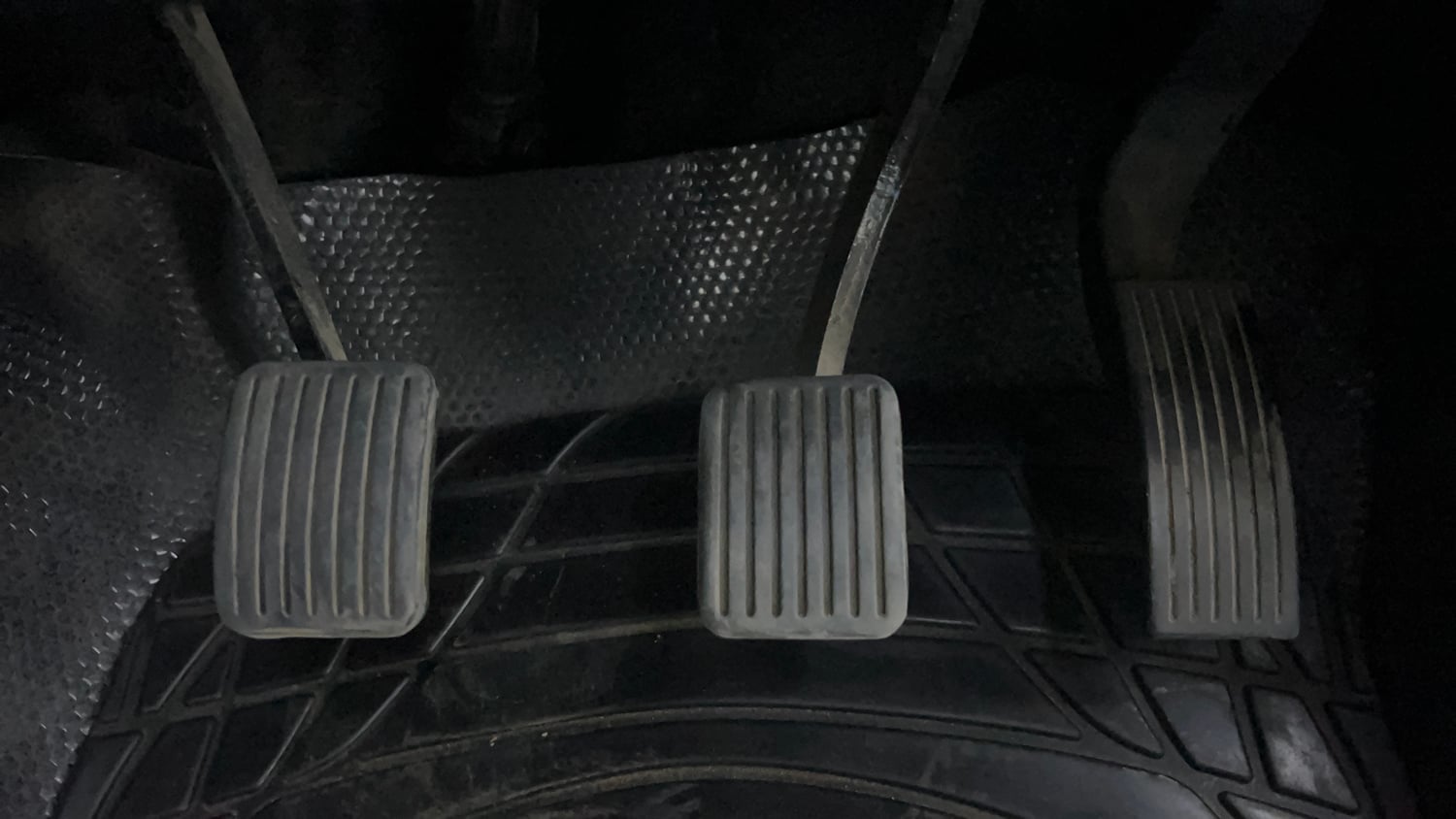 Used 2016 Hyundai Grand i10 Sportz 1.1 CRDi Diesel Manual interior PEDALS VIEW