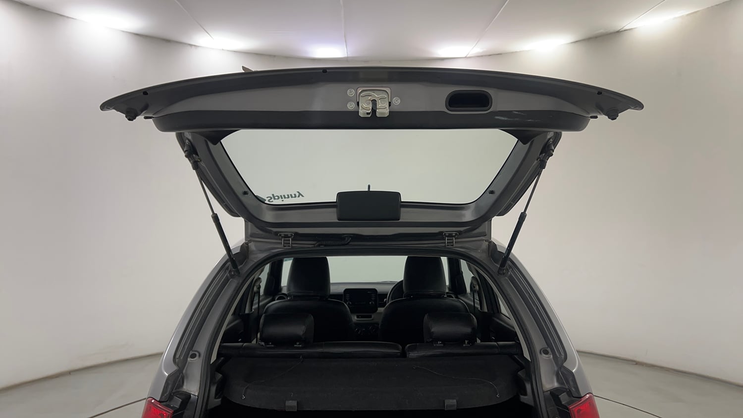 Used 2018 Maruti Suzuki Ignis Delta 1.2 AMT Petrol Automatic interior DICKY DOOR OPEN VIEW