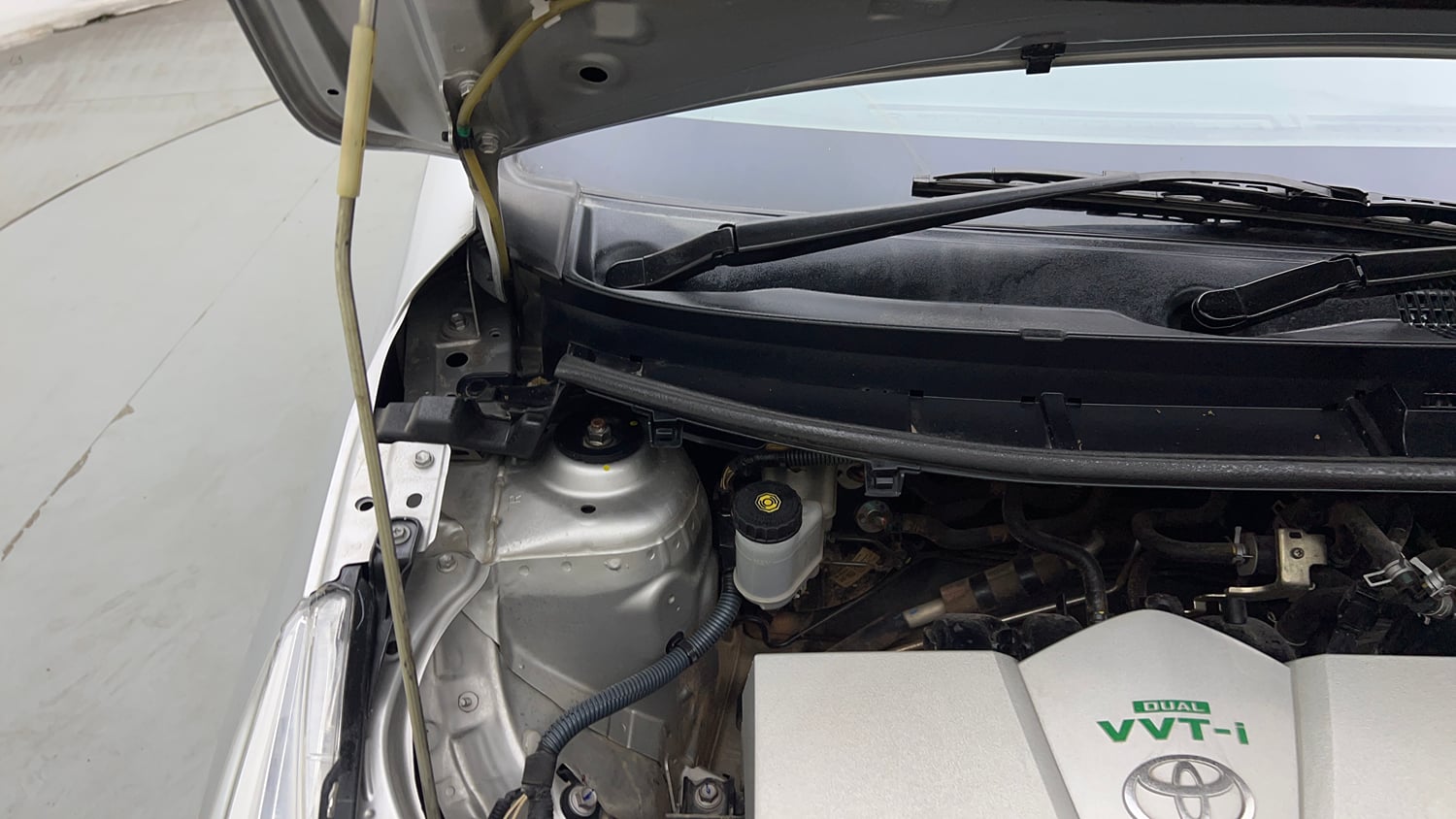 Used 2019 Toyota Yaris G CVT Petrol Automatic engine ENGINE RIGHT SIDE HINGE & APRON VIEW