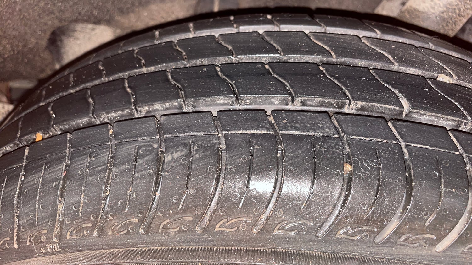 Used 2017 Maruti Suzuki Baleno Delta 1.2 Petrol Manual tyres LEFT REAR TYRE TREAD VIEW