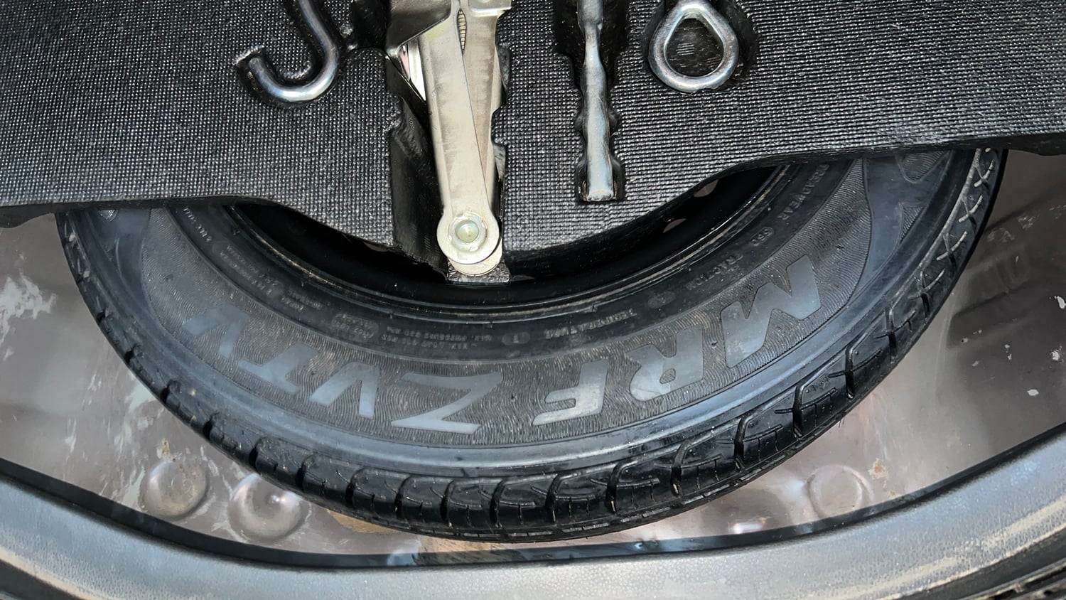 Used 2017 Honda Jazz V AT Petrol Petrol Automatic tyres SPARE TYRE VIEW