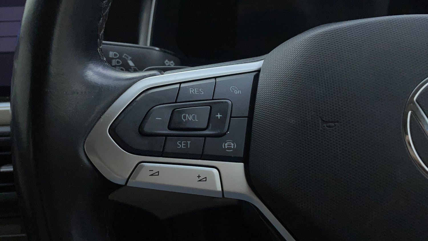 Used 2022 Volkswagen Virtus Topline 1.0 TSI AT Petrol Automatic top_features Cruise control