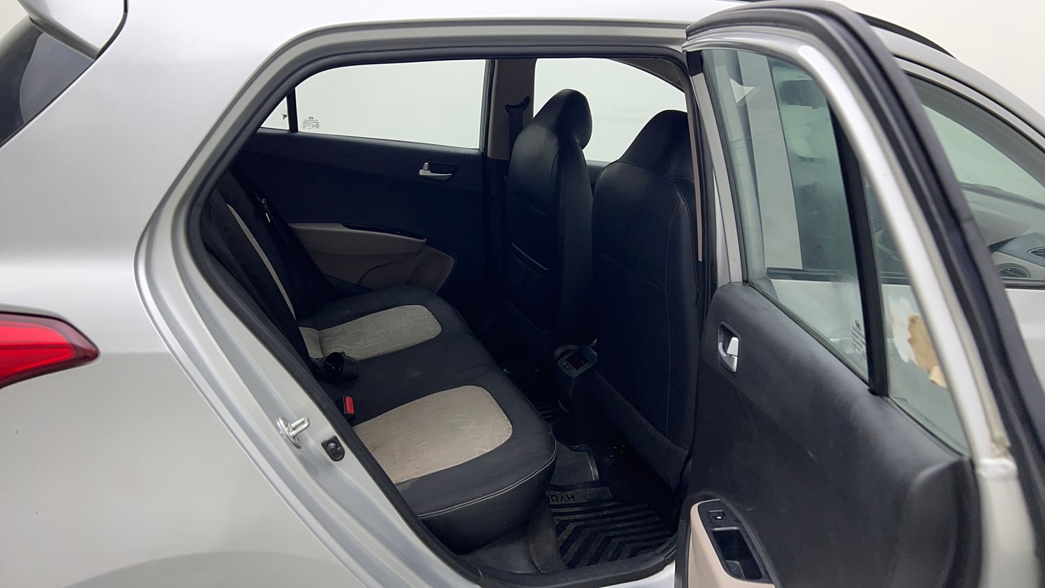 Used 2016 Hyundai Grand i10 Sportz 1.2 Kappa VTVT Petrol Manual interior RIGHT SIDE REAR DOOR CABIN VIEW