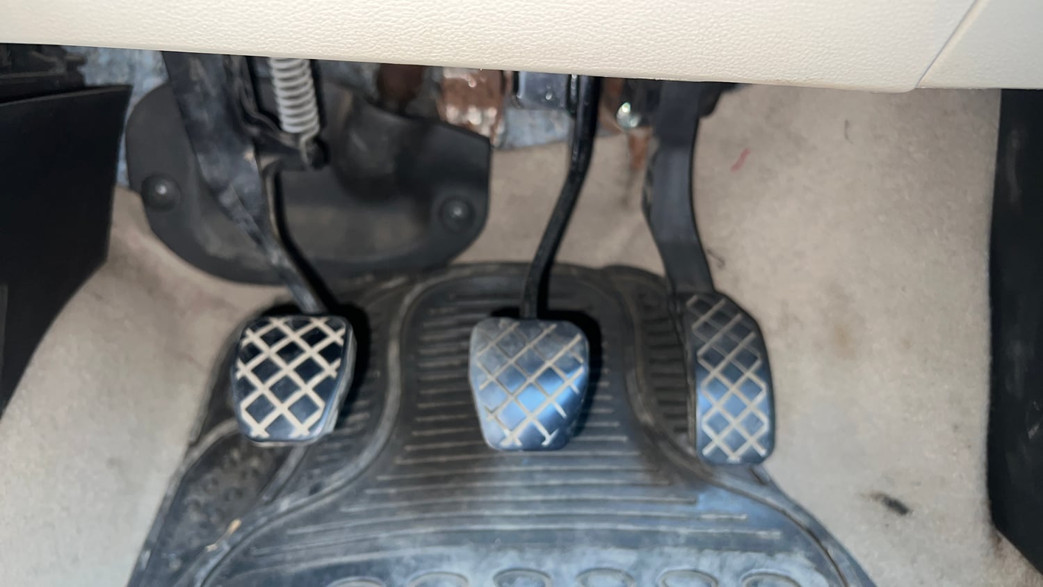 Used 2013 Volkswagen Polo Highline1.2L (P) Petrol Manual interior PEDALS VIEW