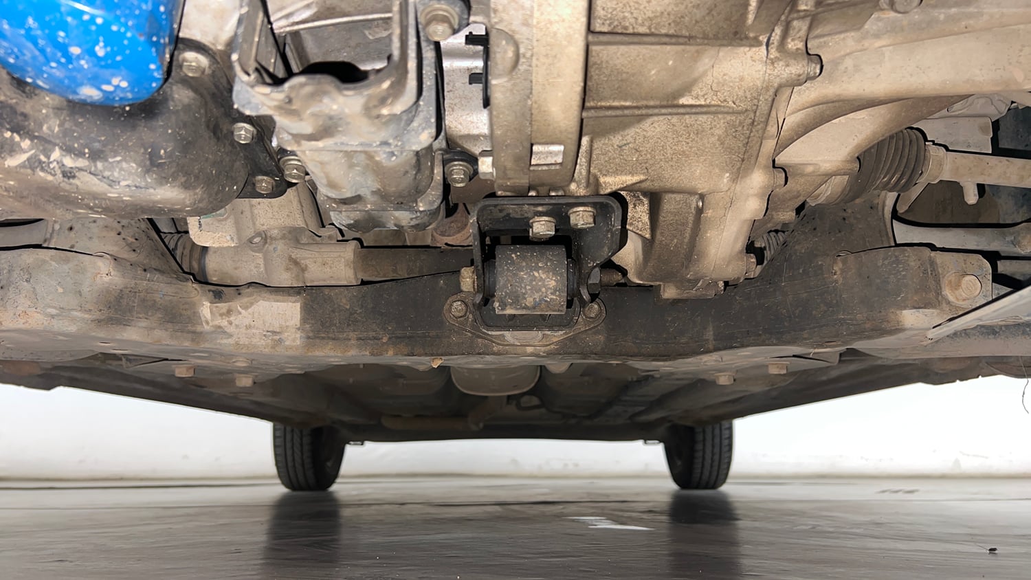 Used 2019 Hyundai Grand i10 Sportz 1.2 Kappa VTVT Petrol Manual extra FRONT LEFT UNDERBODY VIEW