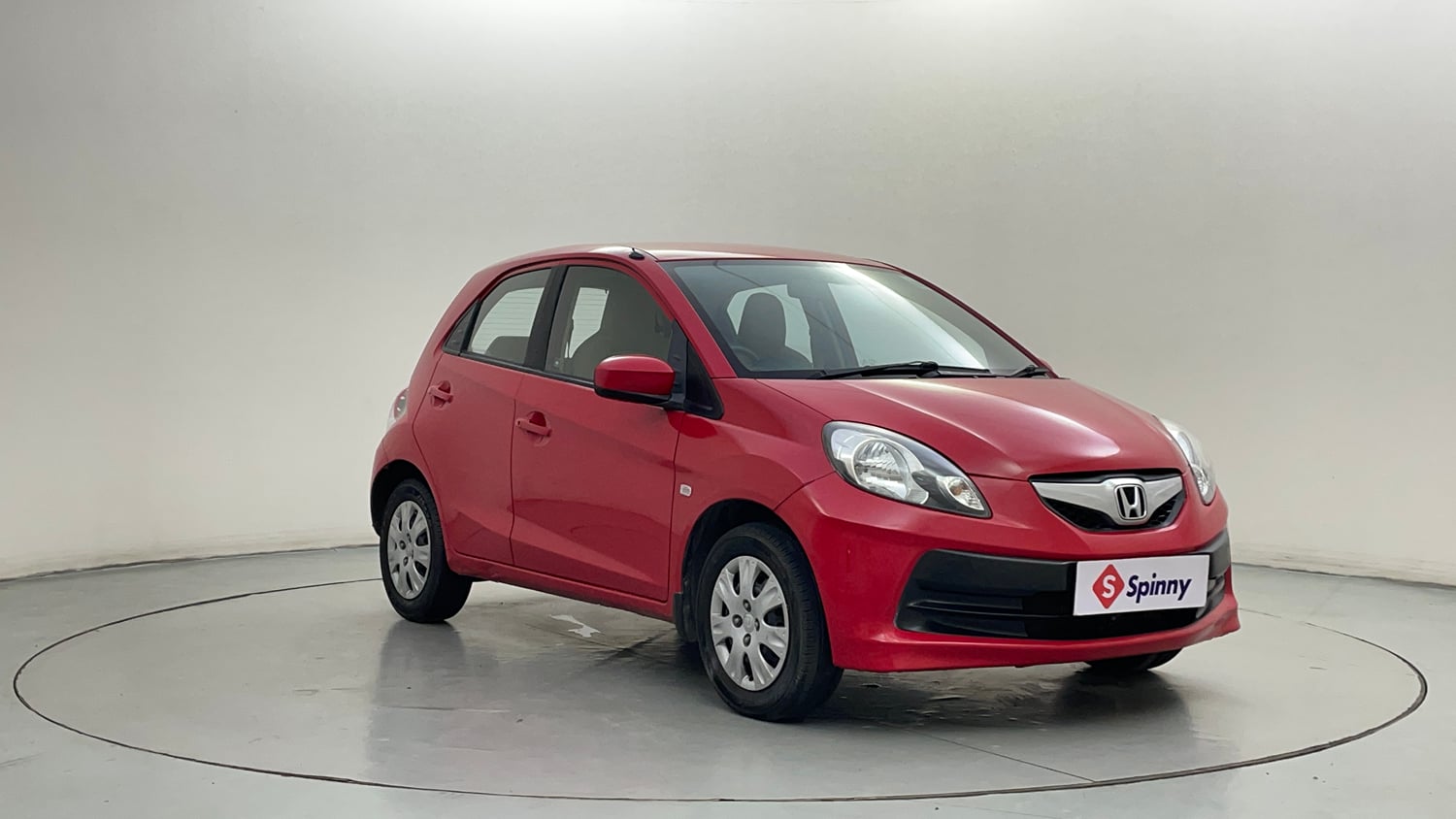Used 2014 Honda Brio S MT Petrol Manual exterior RIGHT FRONT CORNER VIEW