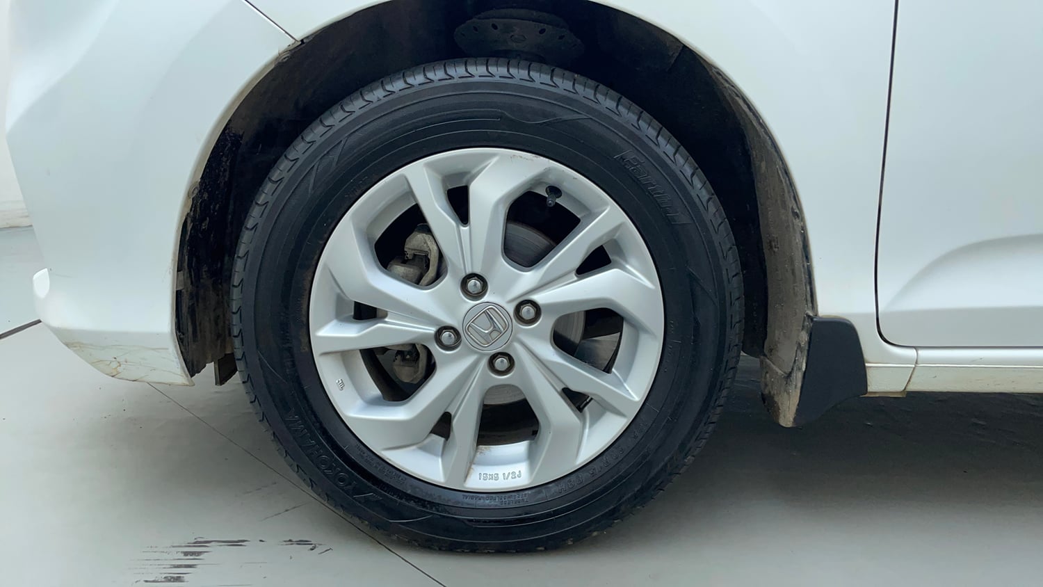 Used 2019 Honda Amaze 1.5 VX CVT Diesel Diesel Automatic tyres LEFT FRONT TYRE RIM VIEW