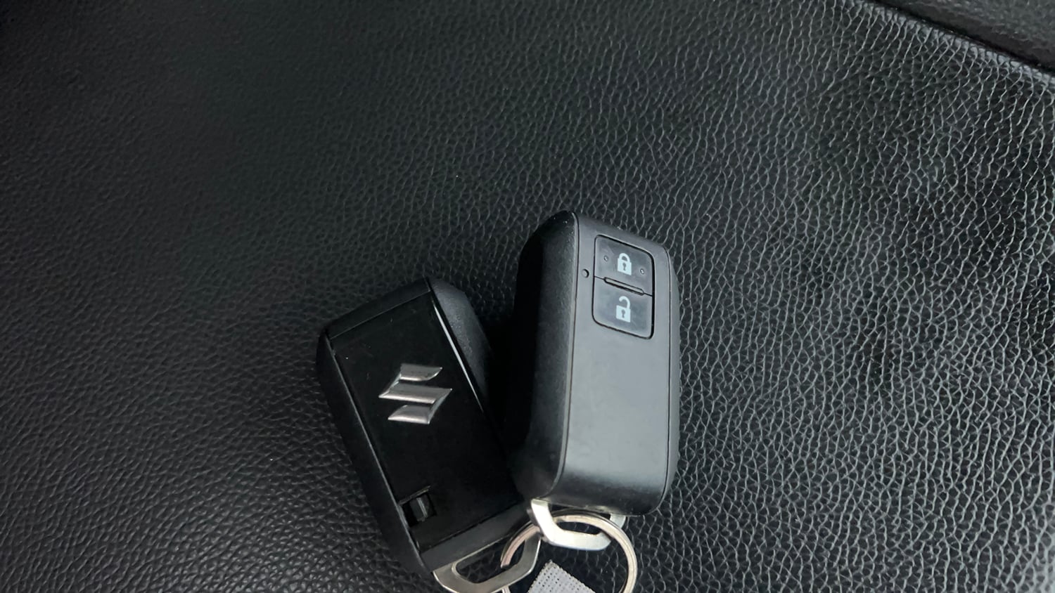 Used 2022 Maruti Suzuki Ignis Zeta 1.2 MT Petrol Manual extra CAR KEY VIEW