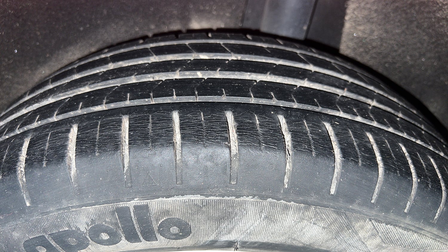 Used 2016 Maruti Suzuki Baleno Zeta 1.2 Petrol Manual tyres LEFT REAR TYRE TREAD VIEW