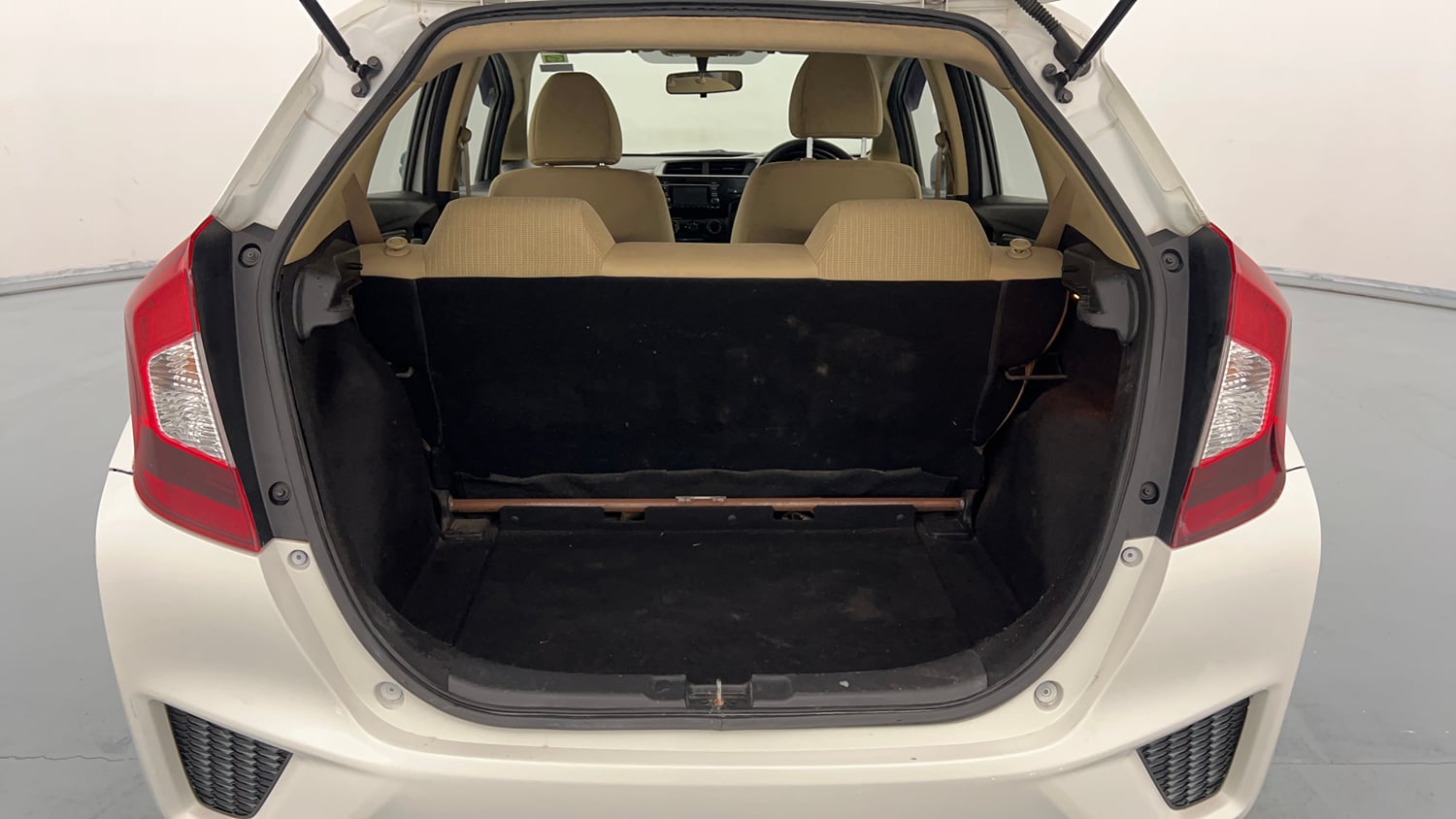 Used 2016 Honda Jazz SV Petrol Petrol Manual interior DICKY INSIDE VIEW