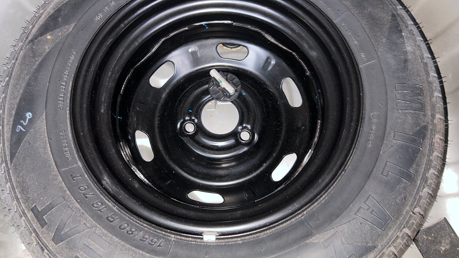 Used 2016 Renault Kwid RXT Petrol Manual tyres SPARE TYRE VIEW