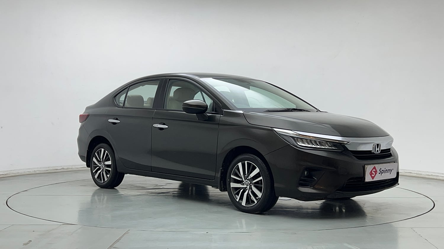 Used 2021 Honda City ZX CVT Petrol Petrol Automatic exterior RIGHT FRONT CORNER VIEW