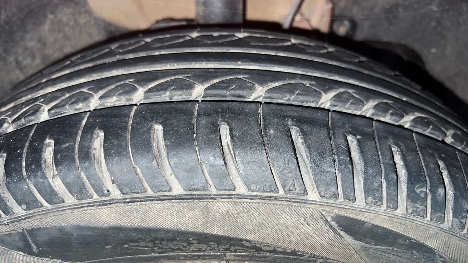 Used 2017 Tata Tiago Revotron XZA Petrol Automatic tyres RIGHT FRONT TYRE TREAD VIEW